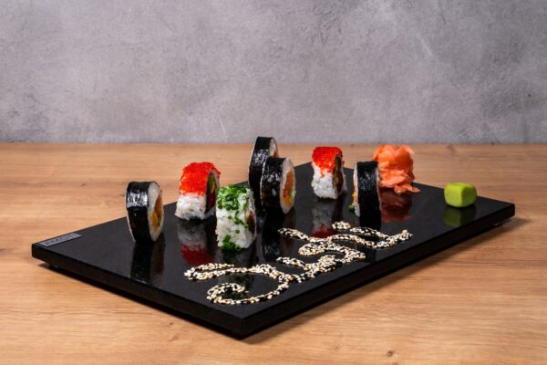 Taca granitowa czarna z sushi